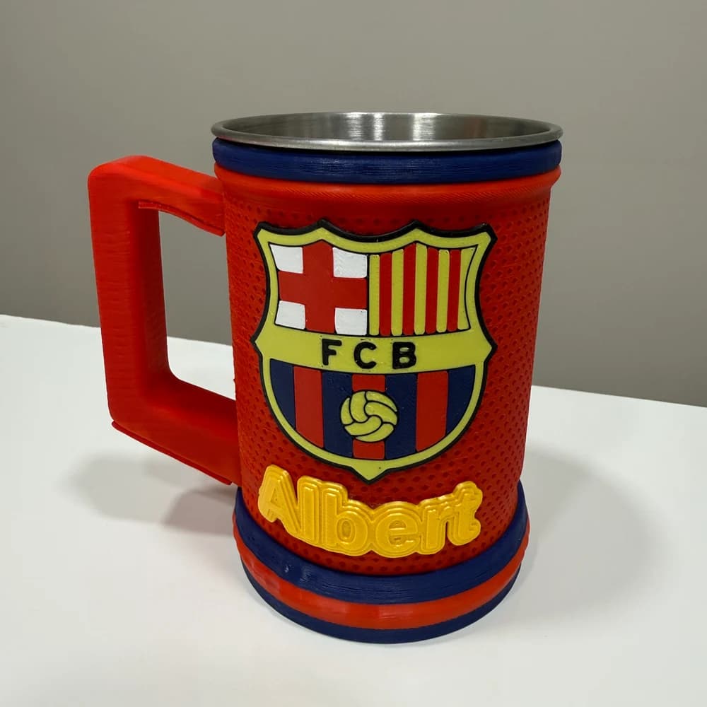 Jarra personalizada con cuerpo modelado en 3D e interior de acero inoxidable